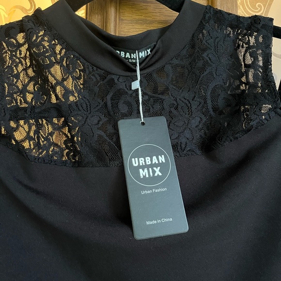 Urban Mix off the shoulder black s/m top - Picture 3 of 5